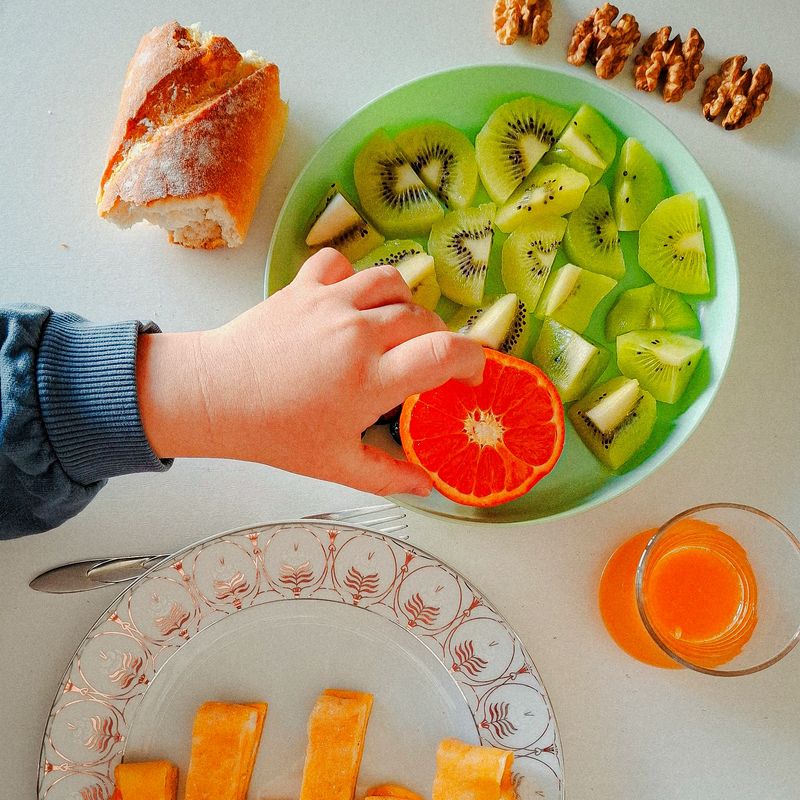 Alimentación consciente en Tenvilú: fruta, pan y frutos secos